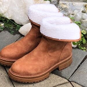 Roxy Tan Ankle Boots with Sherpa Lining